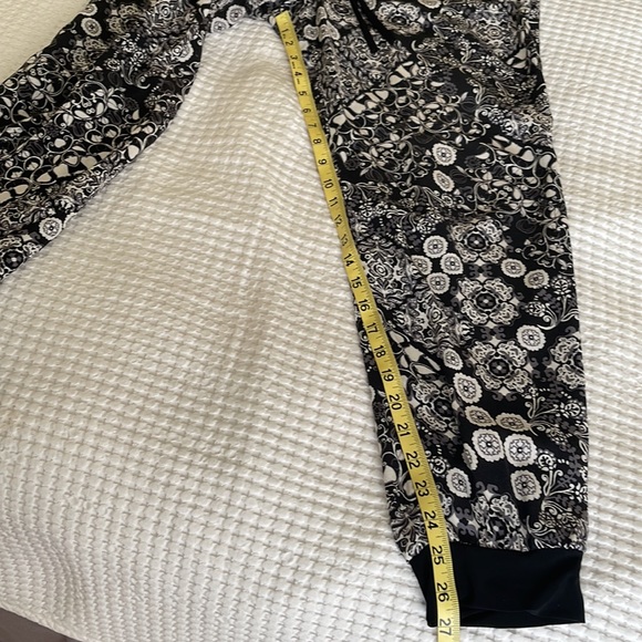 10. 💋SALE💋Joe B Lightweight Printed Drawstring High Rise Jogger Pants Size L. - Picture 6 of 8